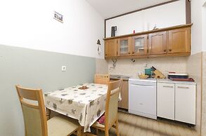 Apartments Luka