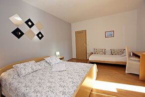 Apartments Mara