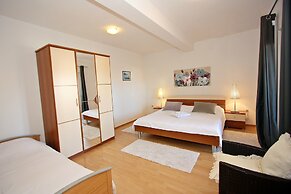 Apartments Mara
