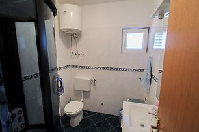 Apartments Mladen