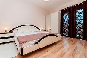 Apartments Mladen