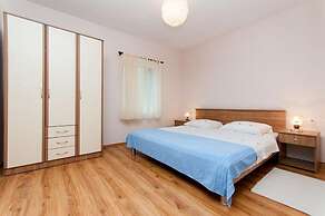 Apartments Mladen
