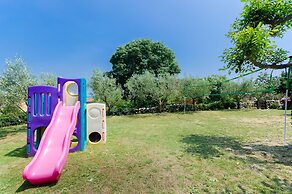 House Poljica With a Pool