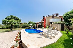 House Poljica With a Pool