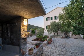 House Aria