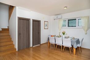 House Aria