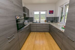 House Aria