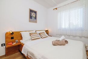 Apartments Iva