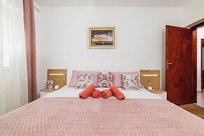 Apartments Iva