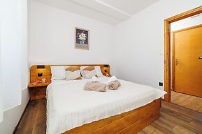 Apartments Iva