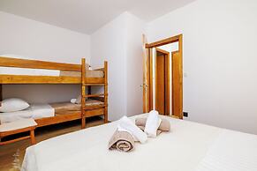 Apartments Iva