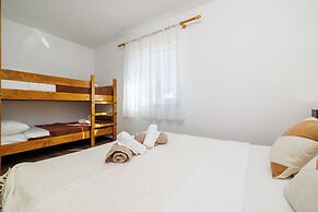 Apartments Iva