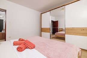 Apartments Iva