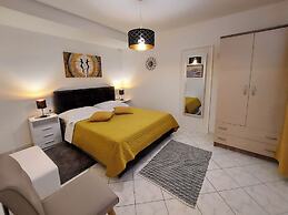 Apartments and Room Boris