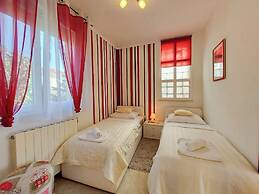 Apartments and Room Boris