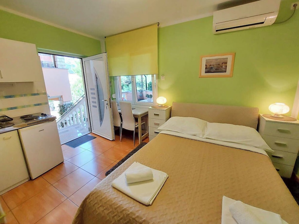 Apartments and Room Boris
