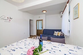 Apartments Marina