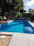 Beautiful 2-bed Villa in Quinta do Lago With Pool