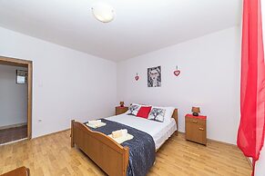 Apartment 3M