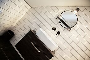 Barber Shop Flat