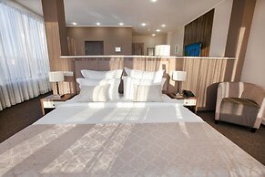 L'Hotel