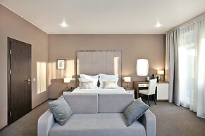 L'Hotel