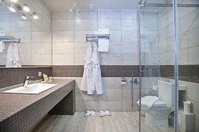 L'Hotel