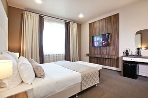 L'Hotel