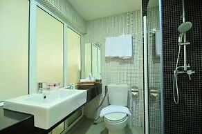 OYO 225 Premier Place Hotel