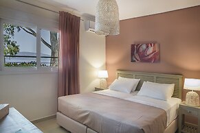 Meliti Waterfront Suites