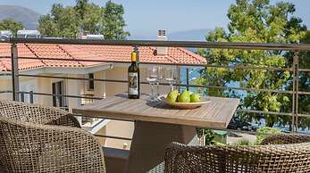 Meliti Waterfront Suites