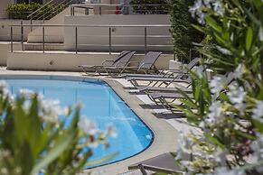Meliti Waterfront Suites