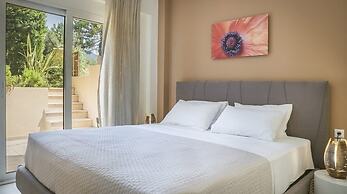 Meliti Waterfront Suites