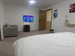 Skylight Apartments