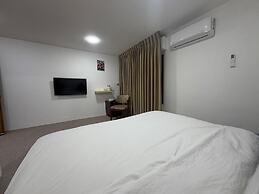 Skylight Apartments