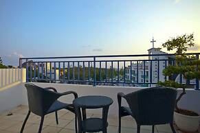 Golden Sea Inn