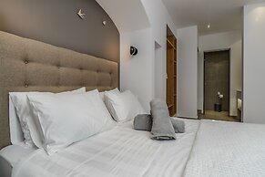Symphony Suites