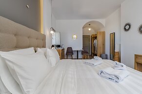 Symphony Suites