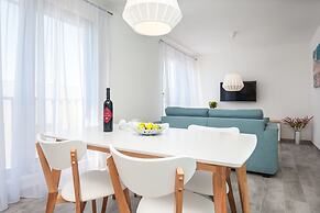 Apartments Dva Galeba