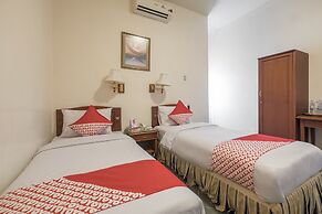 OYO 1090 Hotel Anging Mammiri Makassar