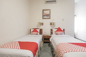 OYO 1090 Hotel Anging Mammiri Makassar
