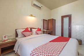 OYO 1090 Hotel Anging Mammiri Makassar