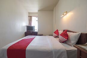 OYO 1090 Hotel Anging Mammiri Makassar
