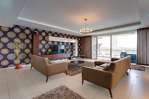 Contemporary, Luxury Apartment With Valletta and Harbour Views
