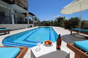 Villa Ruya-privatepool-seaview-gamesroom