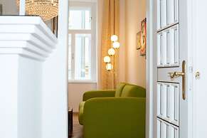Marthas Veranda Apartment
