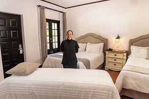 Casa de Adobe Gallery & Luxury Boutique