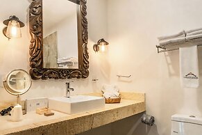 Casa de Adobe Gallery & Luxury Boutique