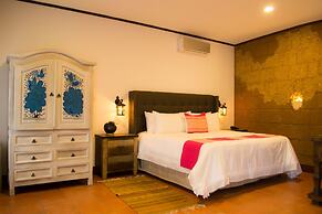 Casa de Adobe Gallery & Luxury Boutique