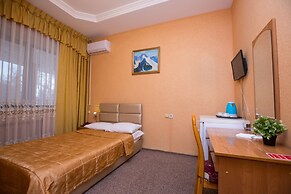 Hotel Saya